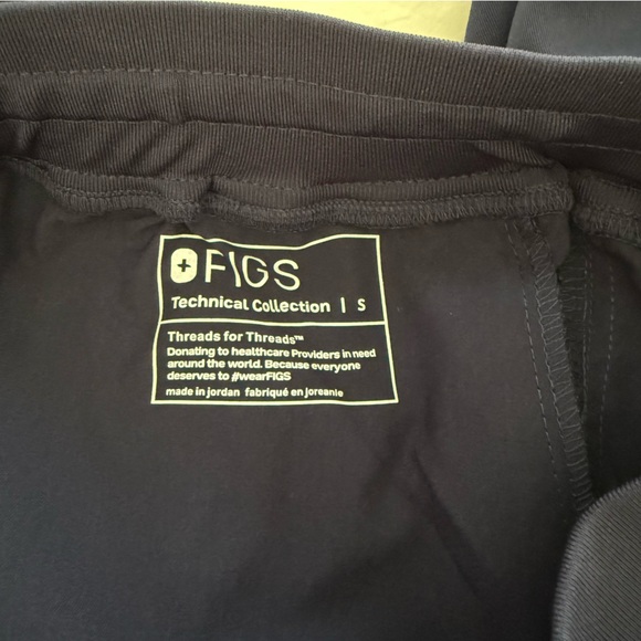 Figs Navy Blue Scrub Set - Picture 9 of 14